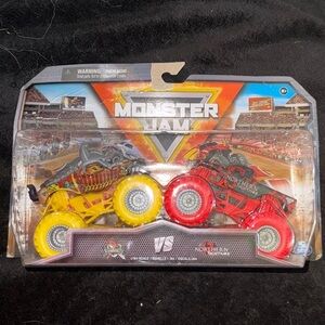 Monster Jam 2-Pack featuring Knightmare vs. Northern Nightmare